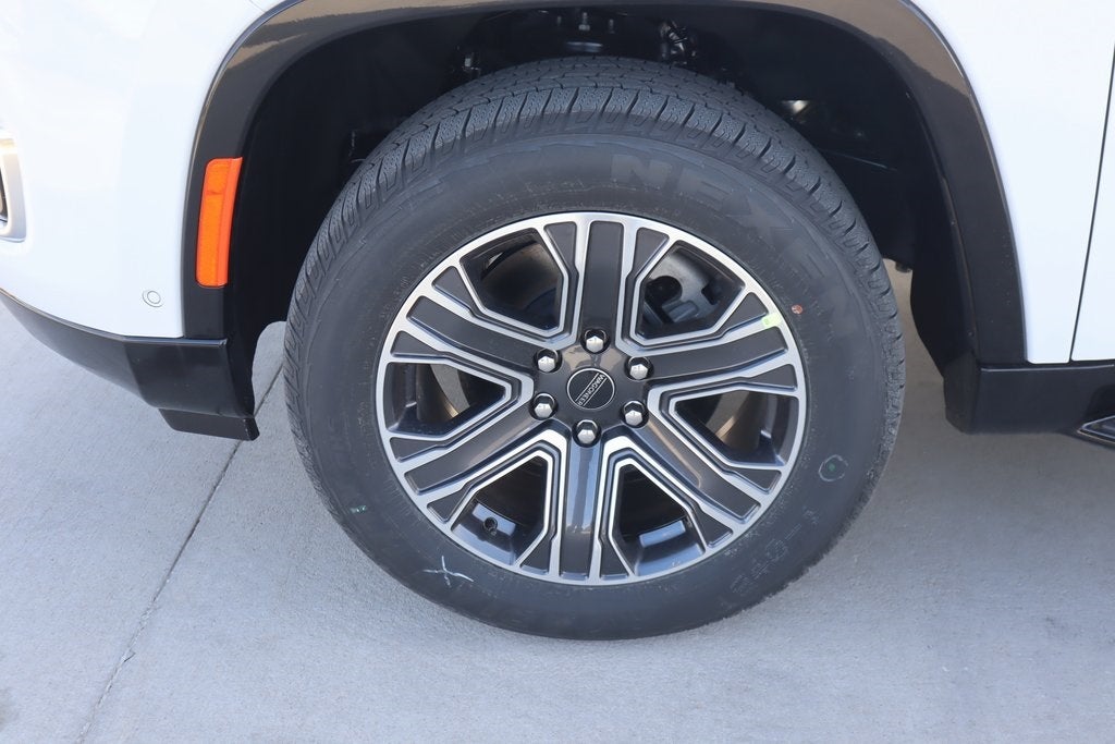 2025 Jeep Wagoneer Base