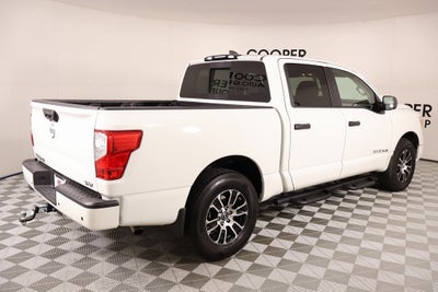 2024 Nissan TITAN SV