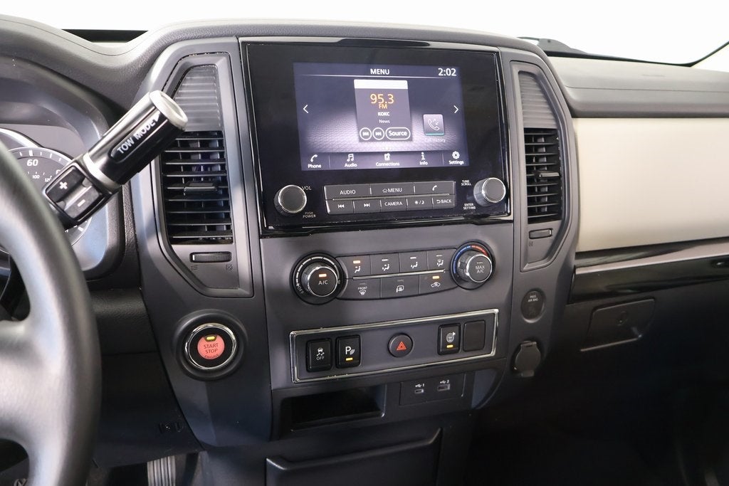 2024 Nissan TITAN SV