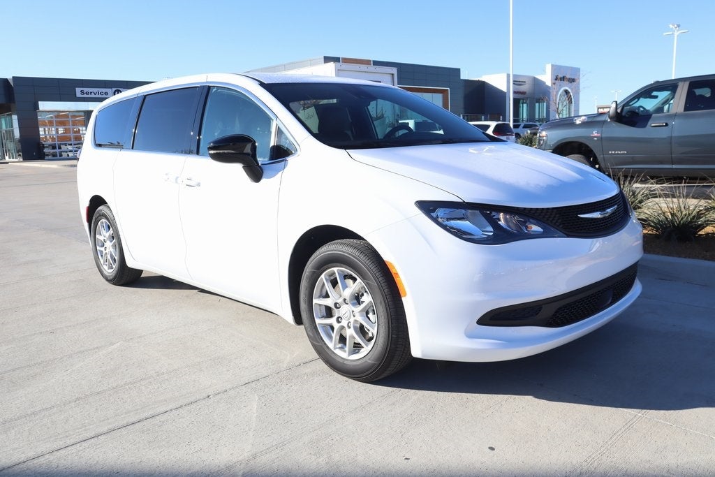 2026 Chrysler Voyager LX