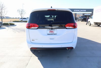 2026 Chrysler Voyager LX