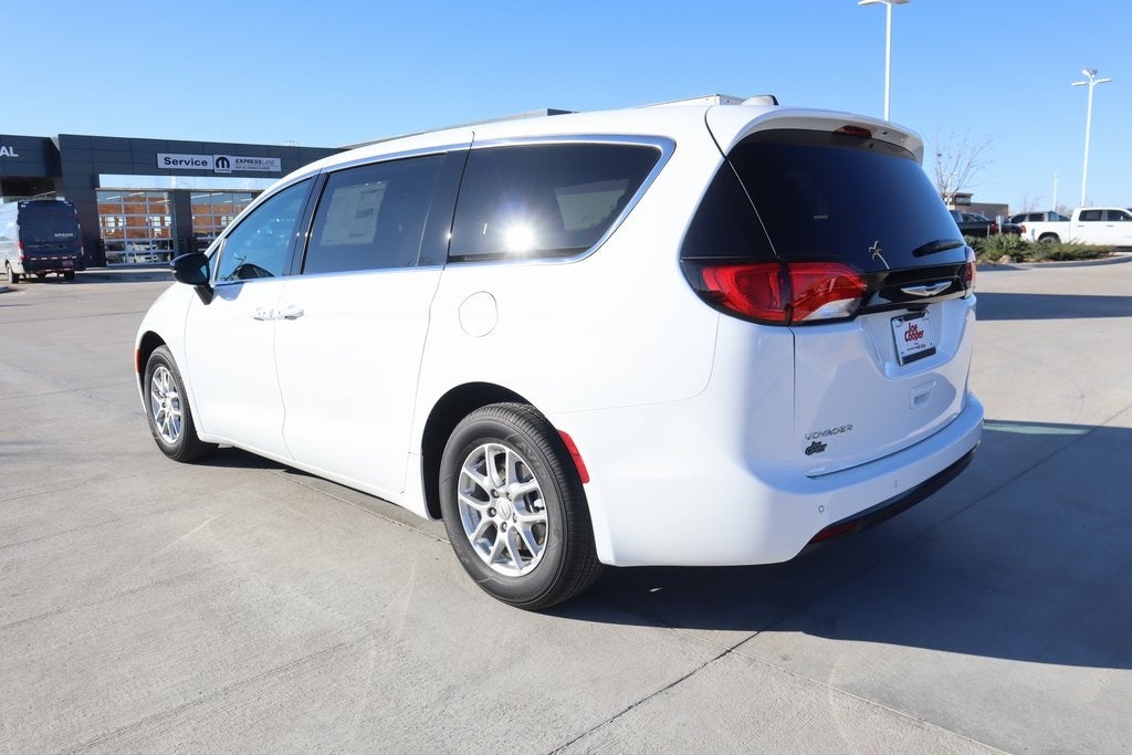2026 Chrysler Voyager LX