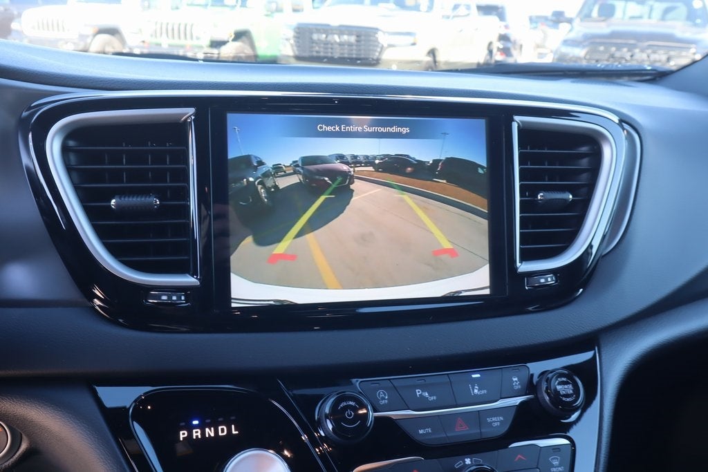 2026 Chrysler Voyager LX