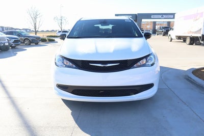 2026 Chrysler Voyager LX