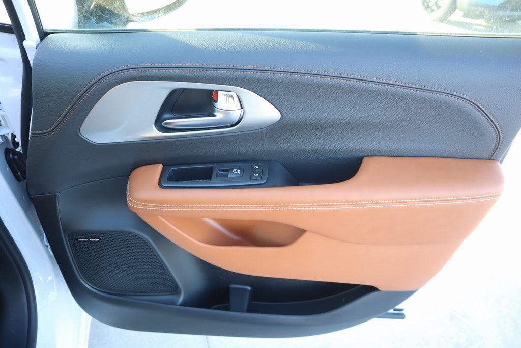 2026 Chrysler Pacifica Pinnacle