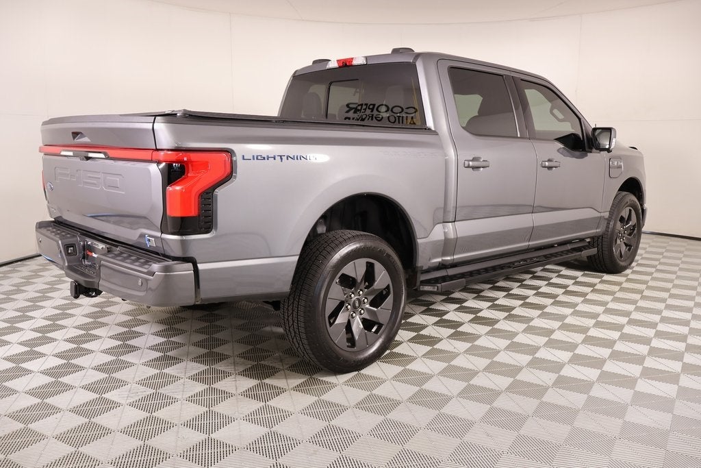 2022 Ford F-150 Lightning Lariat AWD
