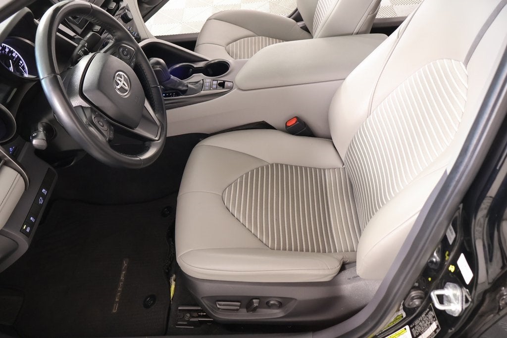 2022 Toyota Camry Hybrid SE