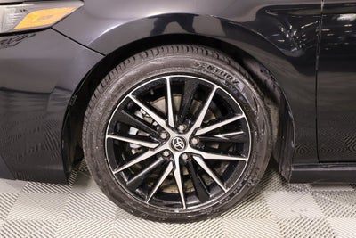 2022 Toyota Camry Hybrid SE