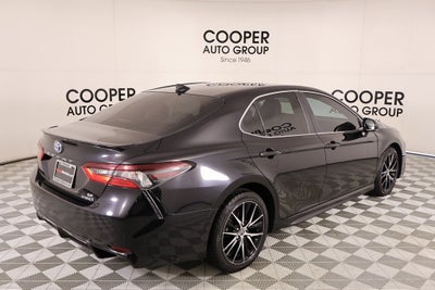 2022 Toyota Camry Hybrid SE