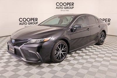 2022 Toyota Camry Hybrid SE