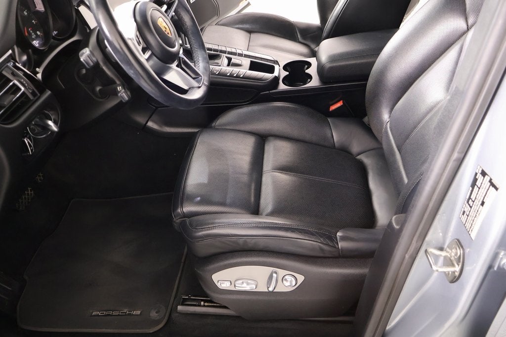 2020 Porsche Macan Base