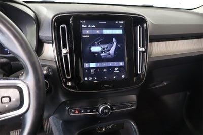 2023 Volvo XC40 Core