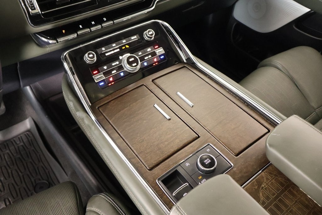 2022 Lincoln Navigator Black Label