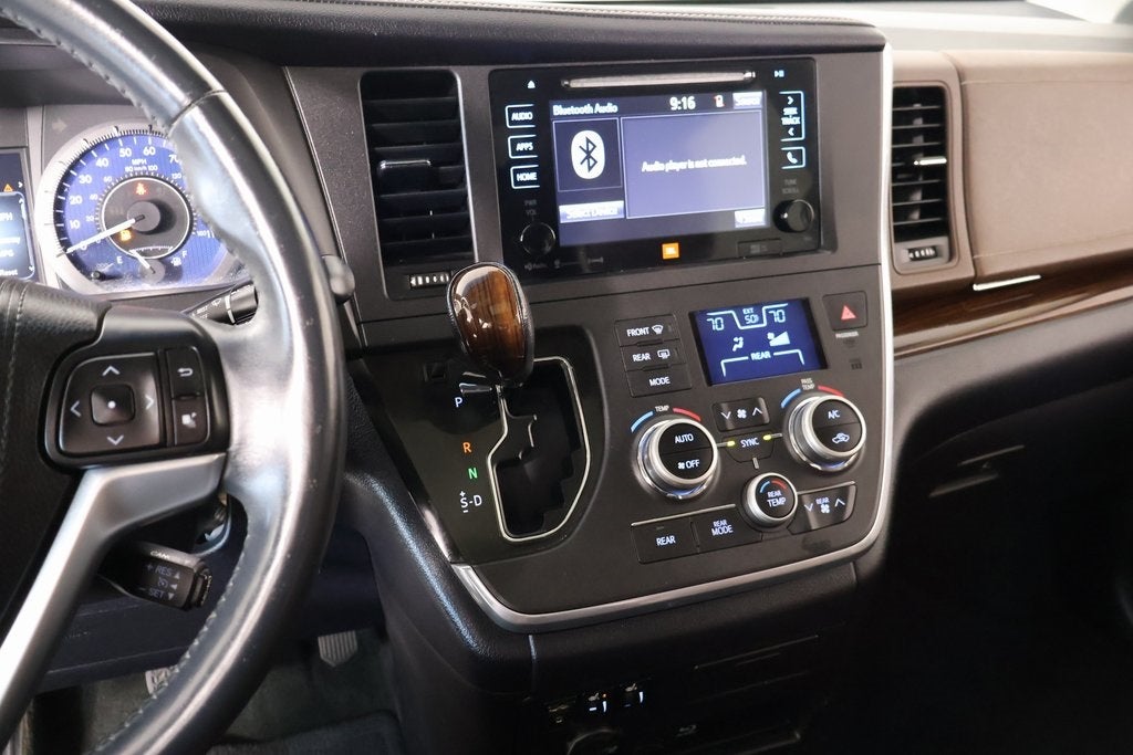 2017 Toyota Sienna Limited 7 Passenger