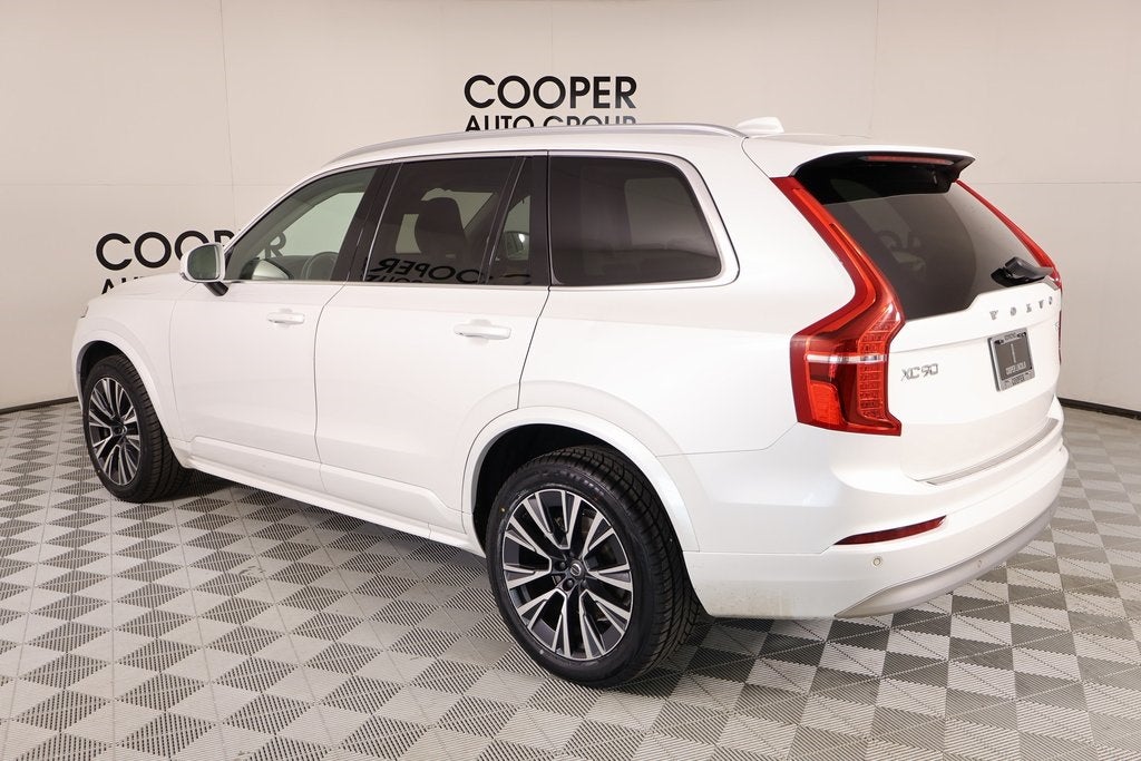 2022 Volvo XC90 T5 Momentum