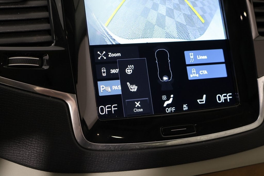 2022 Volvo XC90 T5 Momentum