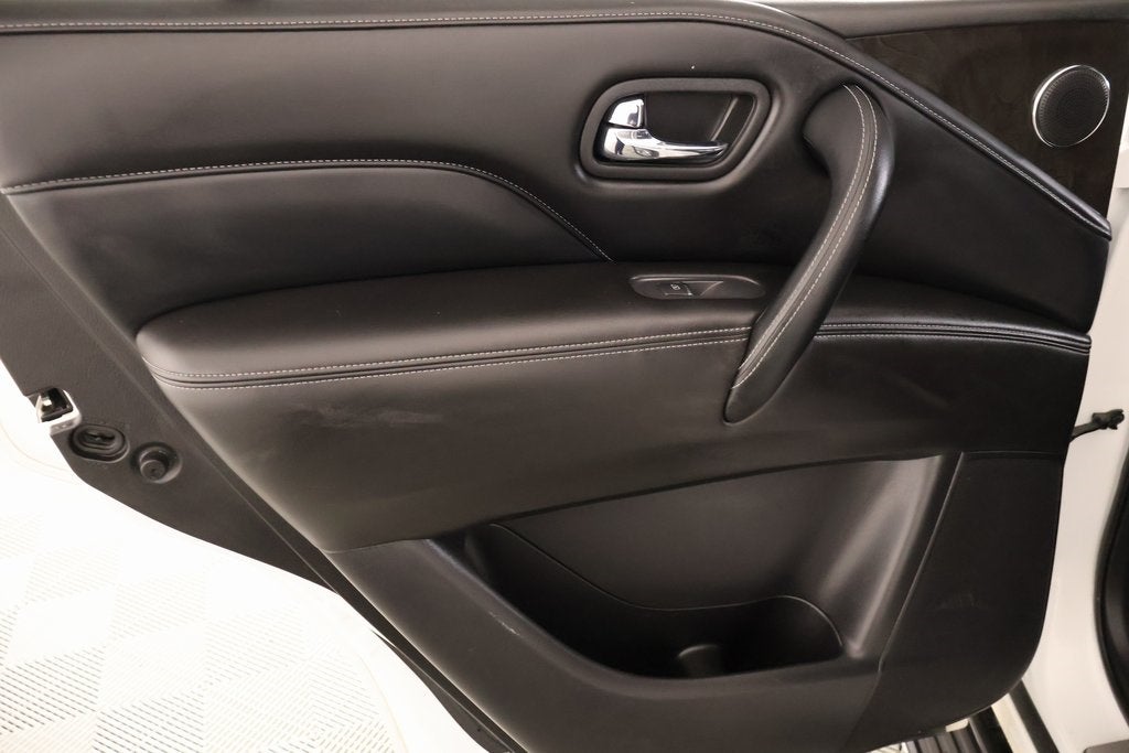 2023 INFINITI QX80 LUXE