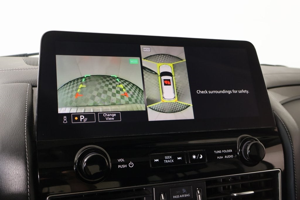 2023 INFINITI QX80 LUXE