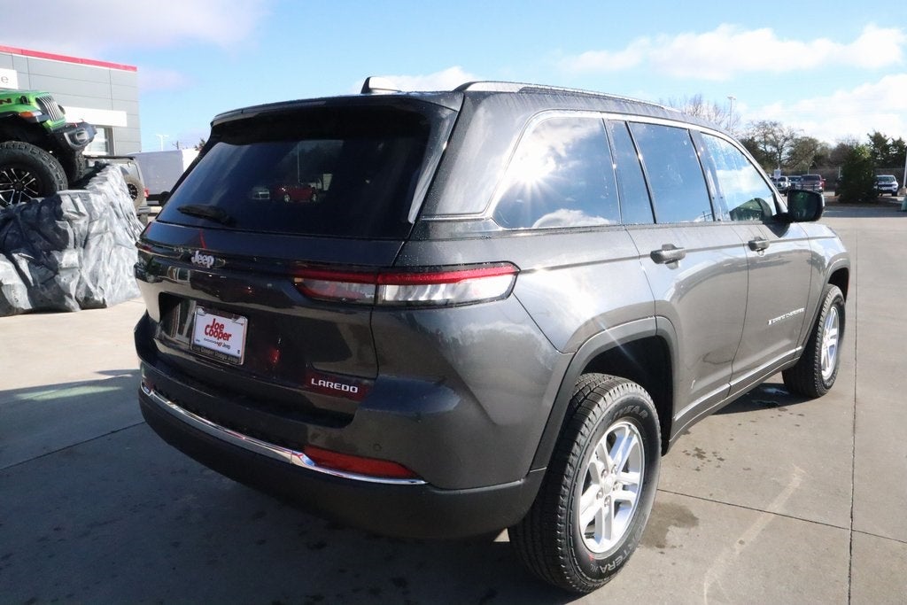 2025 Jeep Grand Cherokee Laredo