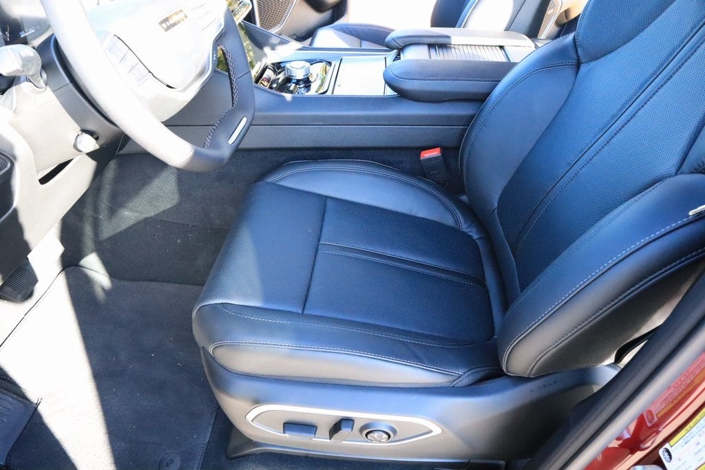 2025 Jeep Wagoneer Base