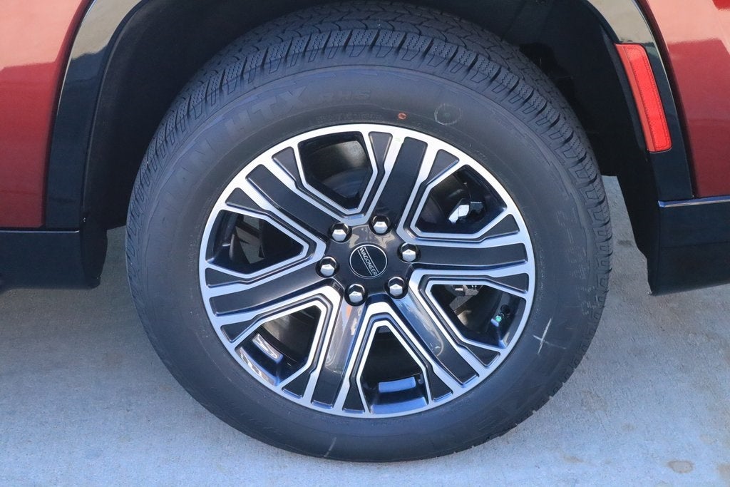 2025 Jeep Wagoneer Base