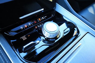 2025 Jeep Wagoneer Base