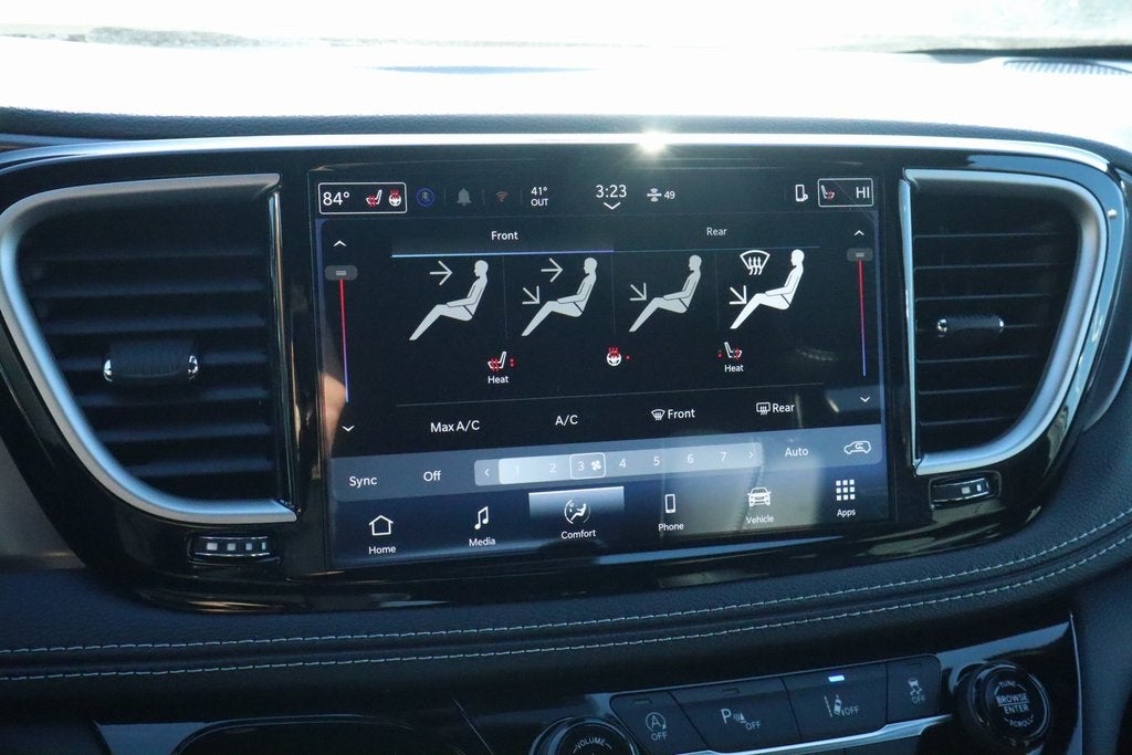 2026 Chrysler Pacifica Select