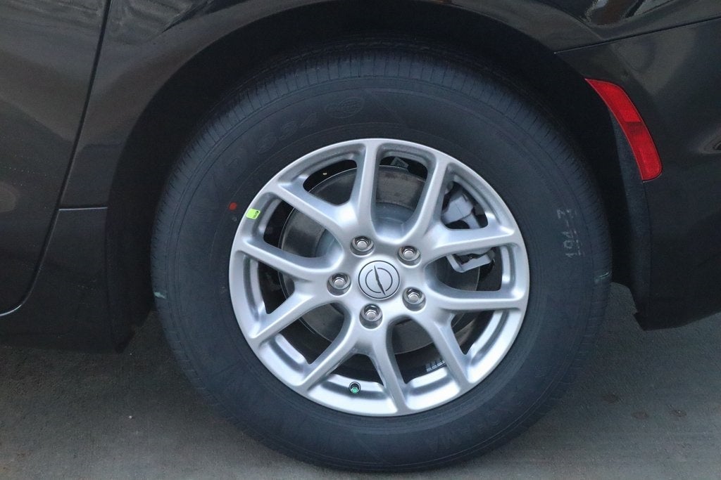 2026 Chrysler Voyager LX