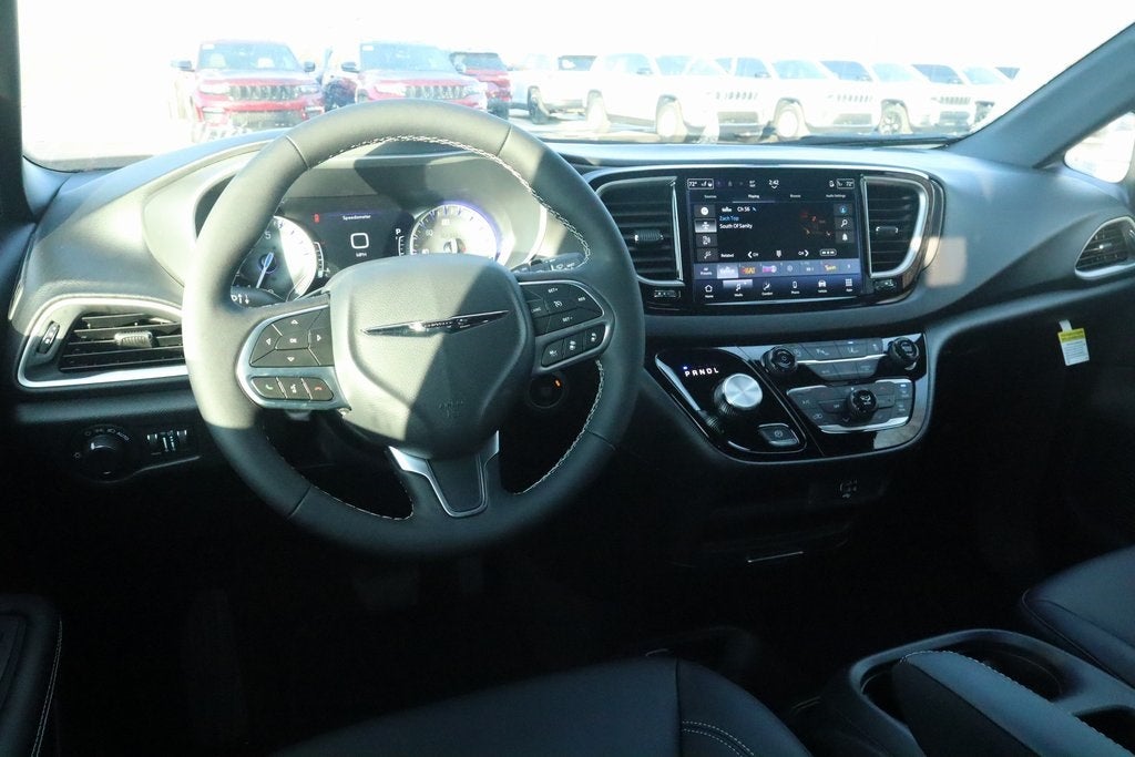 2026 Chrysler Voyager LX