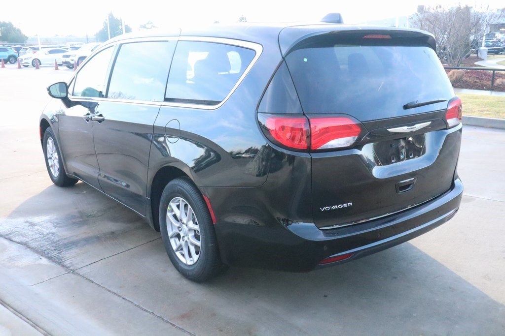 2026 Chrysler Voyager LX