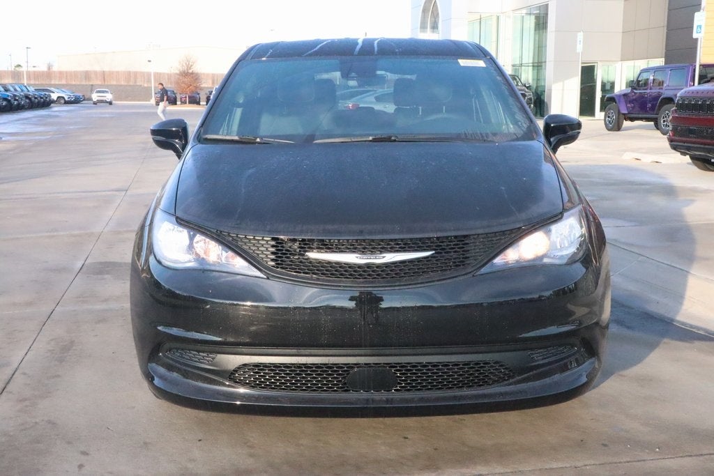 2026 Chrysler Voyager LX