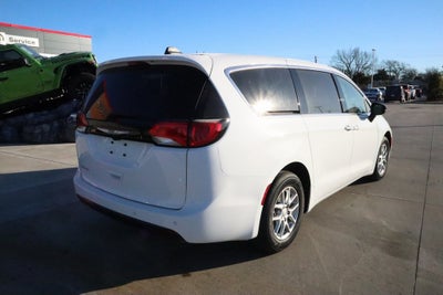 2026 Chrysler Voyager LX