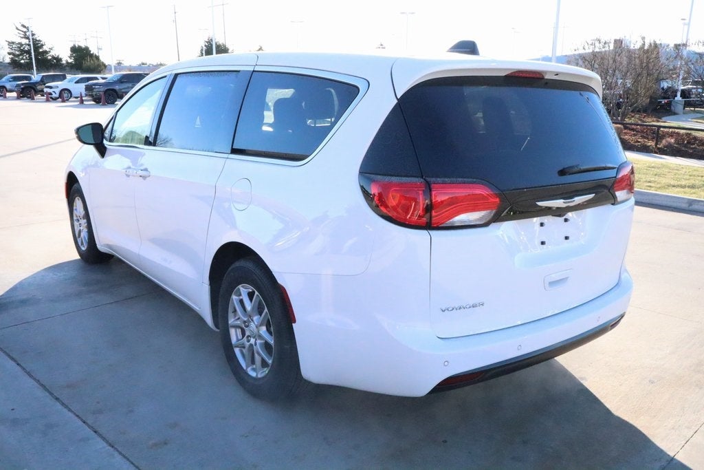 2026 Chrysler Voyager LX