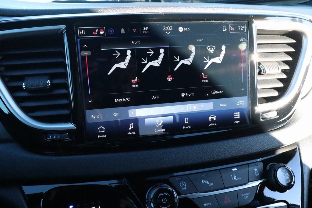 2026 Chrysler Voyager LX